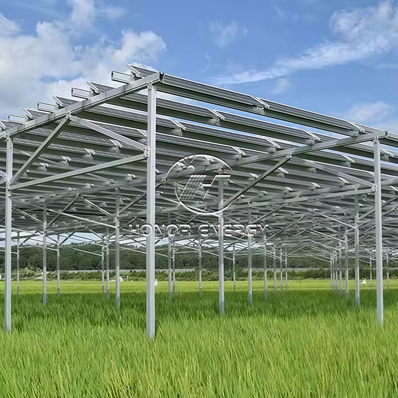 Isang hilera na uri ng agrikultura na bukid ng bukid